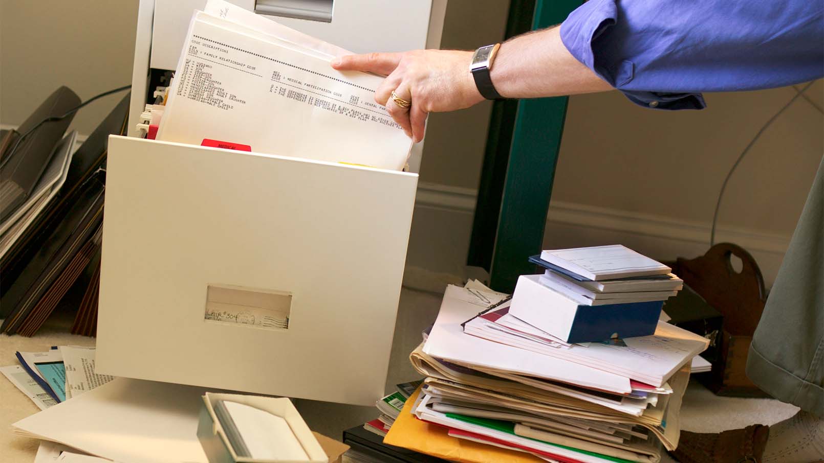 GettyImages-78025955_1610x906 file box with paperwork