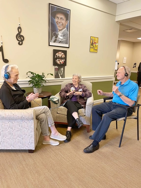 Residents at Highland Springs volunteer to spread joy via the music therapy program.