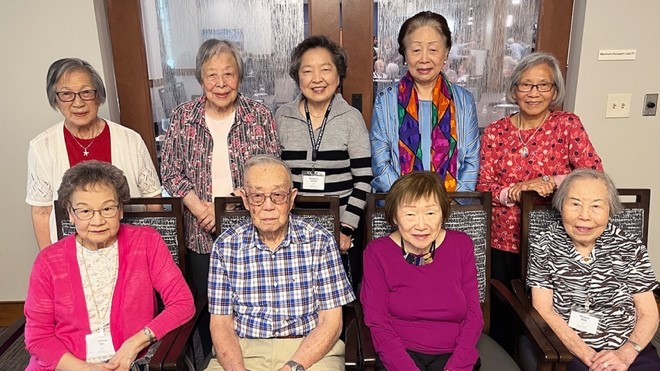 Fox Run residents in Novi, Michigan enjoy dining together monthly.