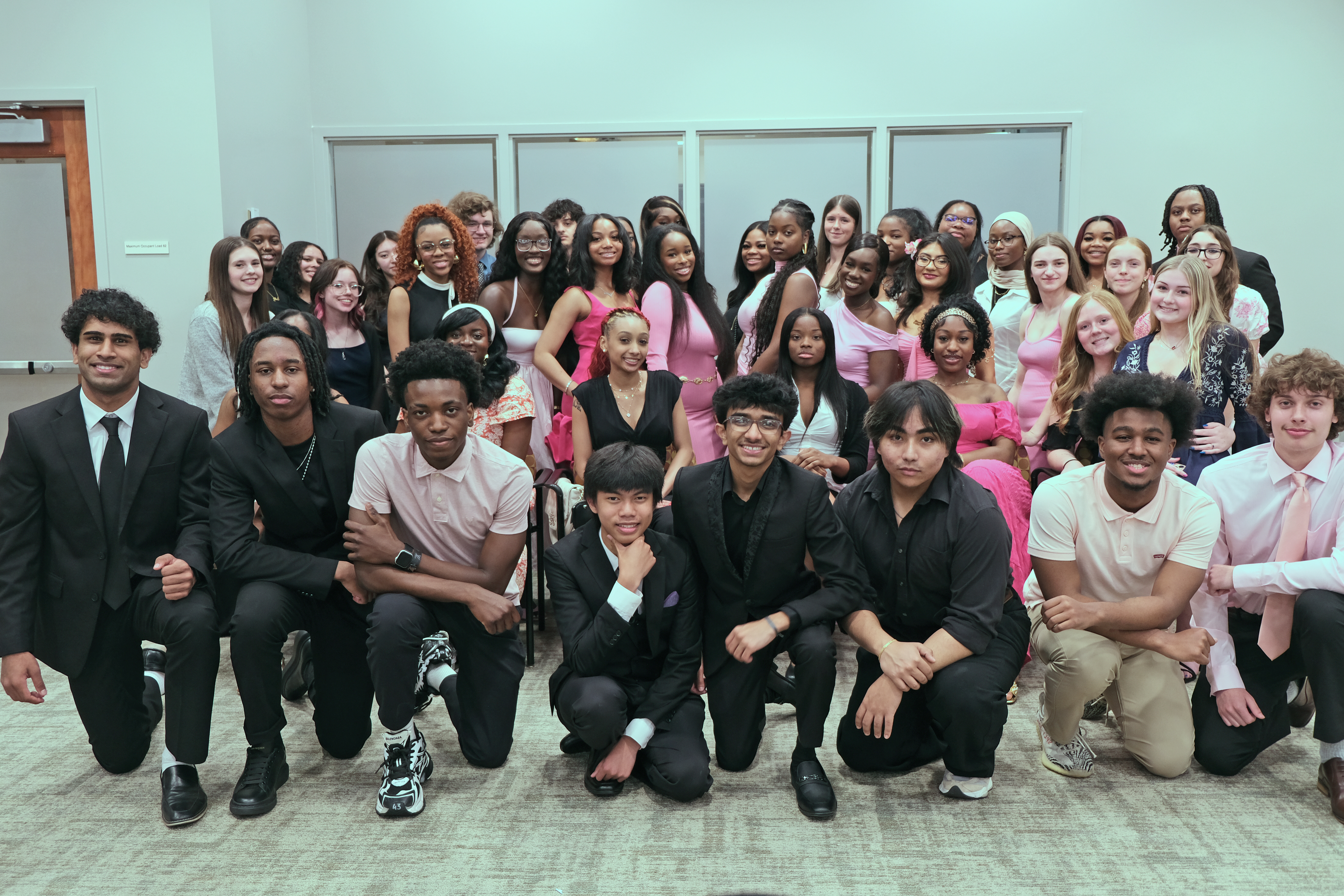 Generous Oak Crest Residents Support Students’ Futures Through Scholarship Fund