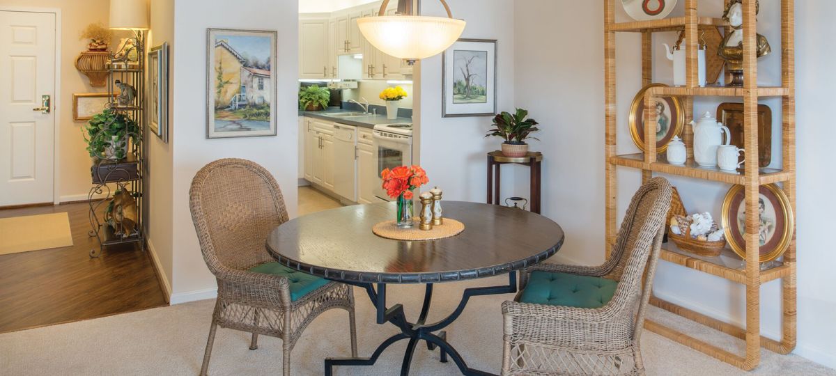 Image of Manchester dining room.