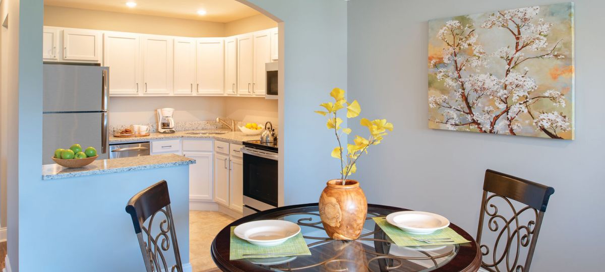 Image of the Ellicott kitchen and dining area.