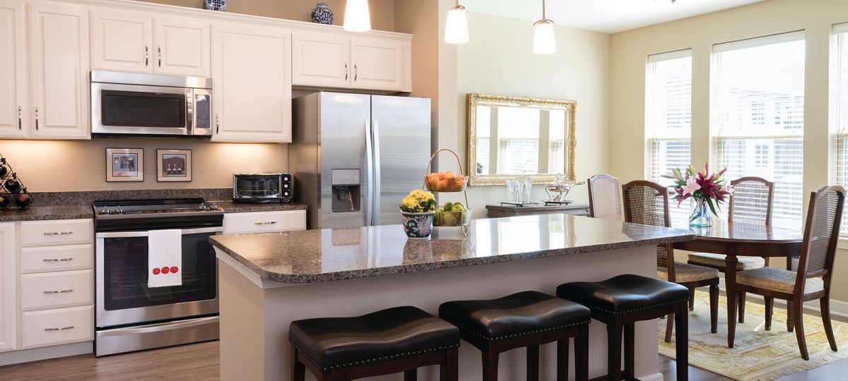 Image of the San Luis kitchen and dining room.
