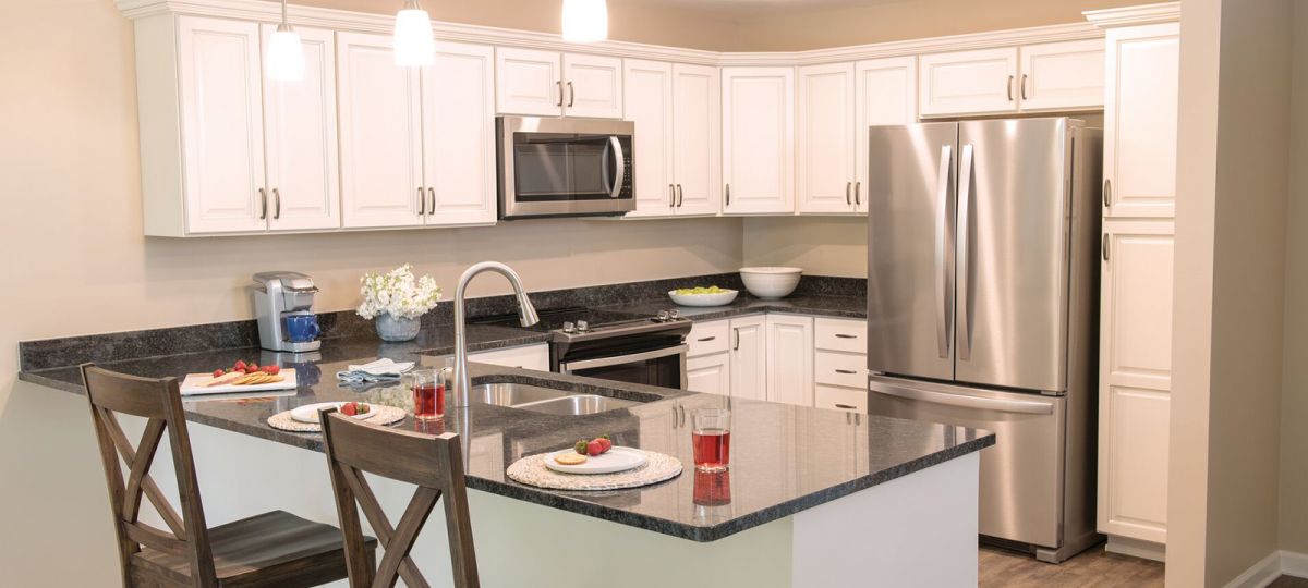 Image of the Newbury breakfast bar and kitchen.