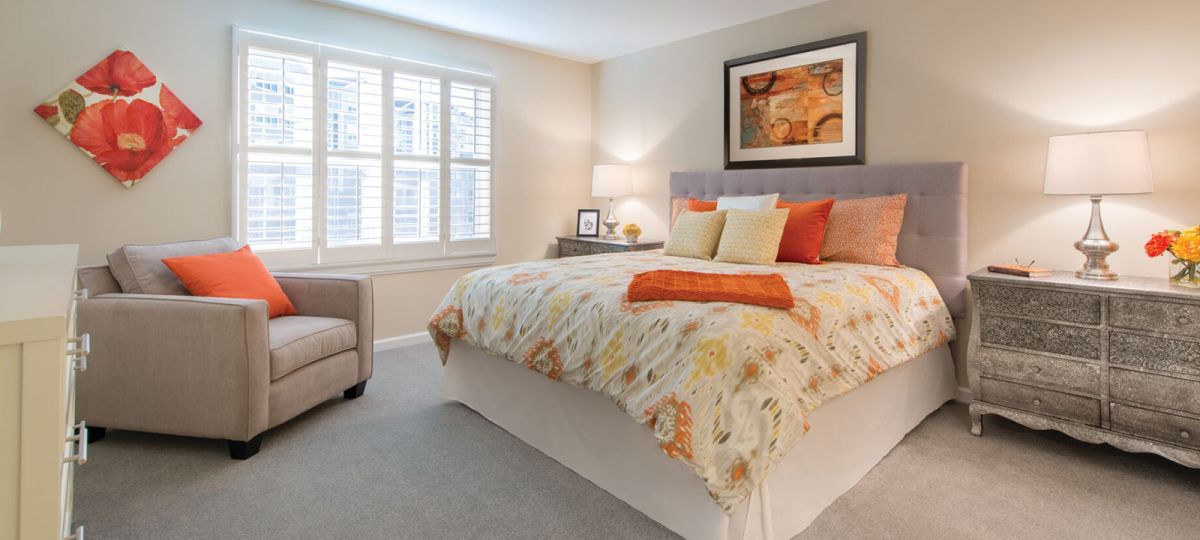 Image of a large Zachary bedroom.