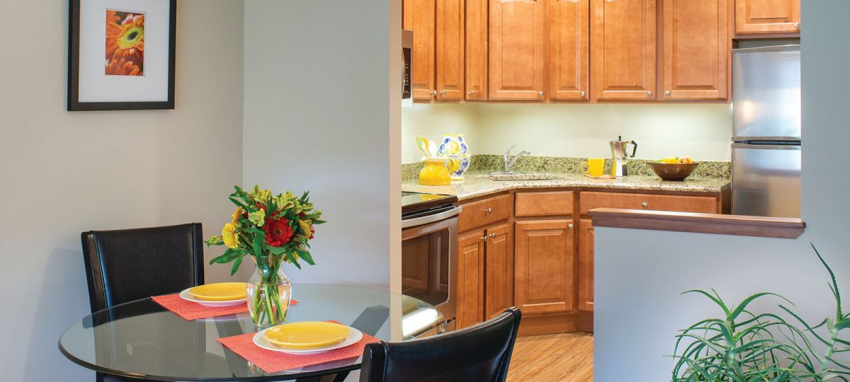 Image of the Brighton kitchen and dining area.
