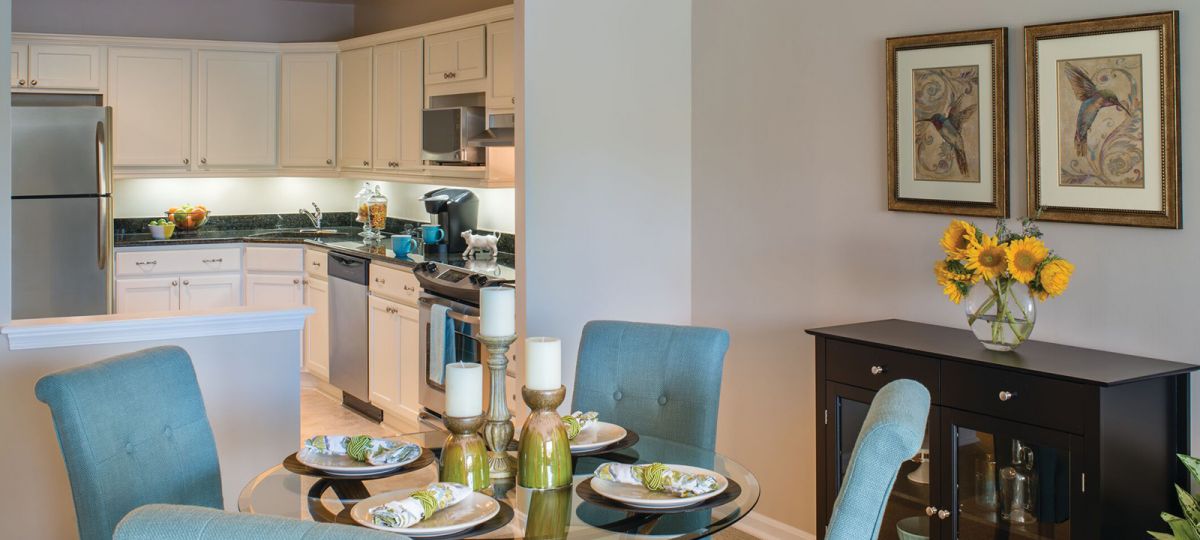 Dining room in Manchester apartment home.