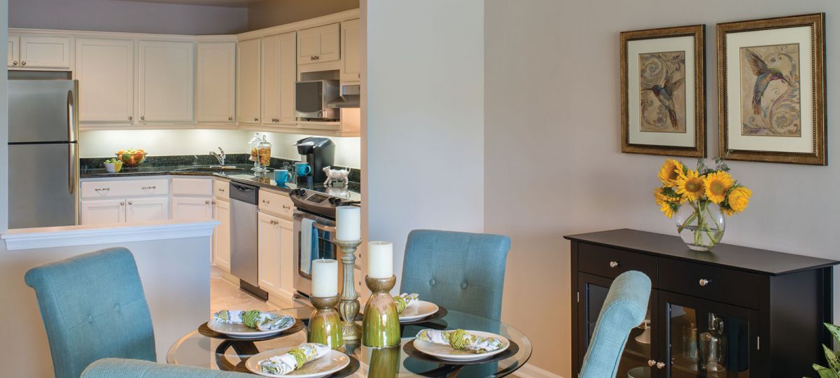 Image of the Manchester kitchen and dining room.