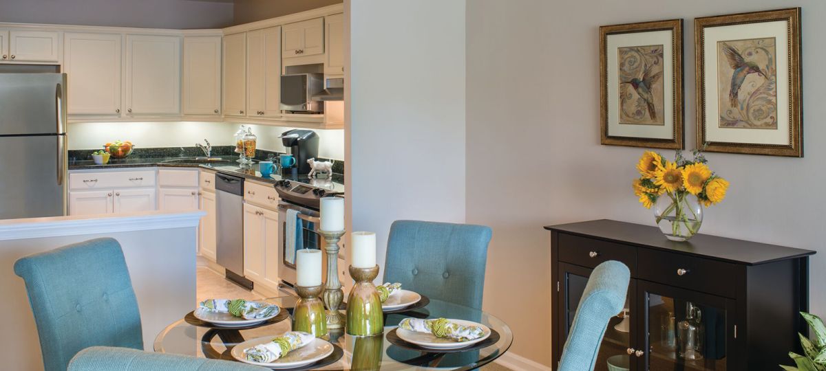 Image of the Manchester dining area.