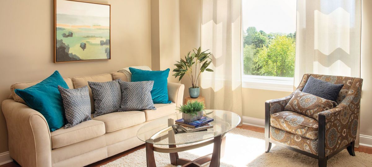 Image of the Kemah living room.