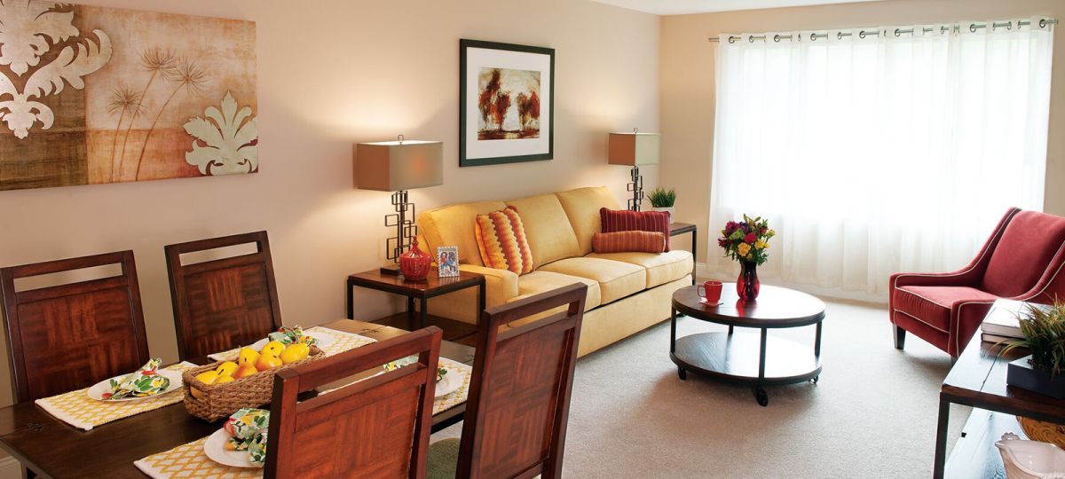 Dining room in Hawthorne apartment home.