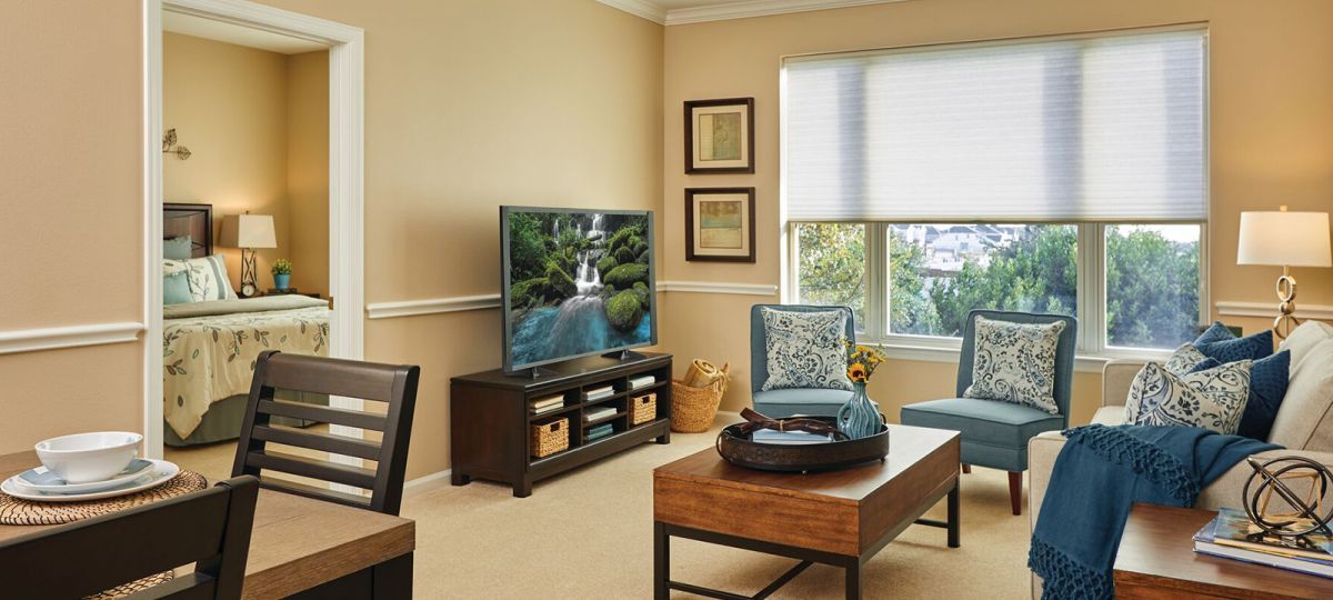 Image of the Fairmont living and dining area.