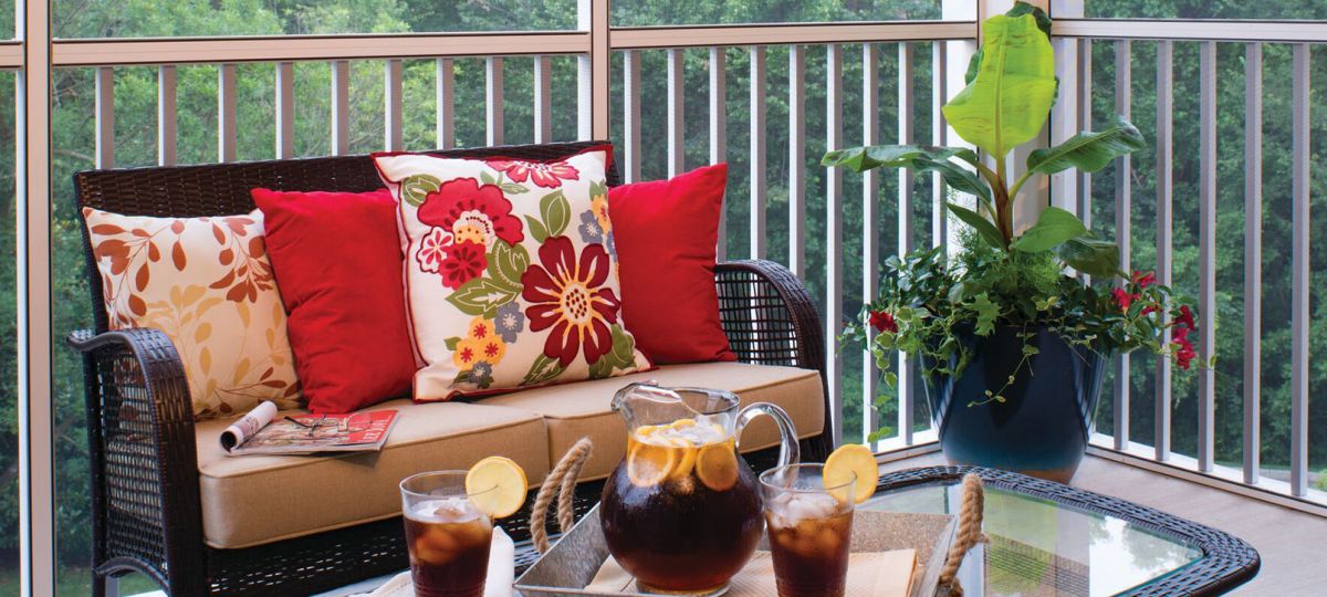 Outdoor patio in apartment.