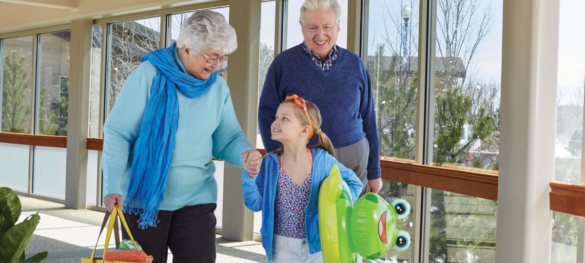 Large-LU_LPH_3-2015_124179_SLP-1610x906 grandparents with grandchild