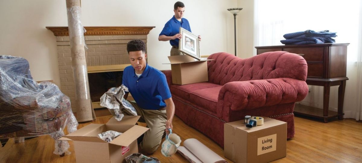 ESL ERMS-May 22.jpg Fox Run offers new residents a variety of resources including senior move managers.