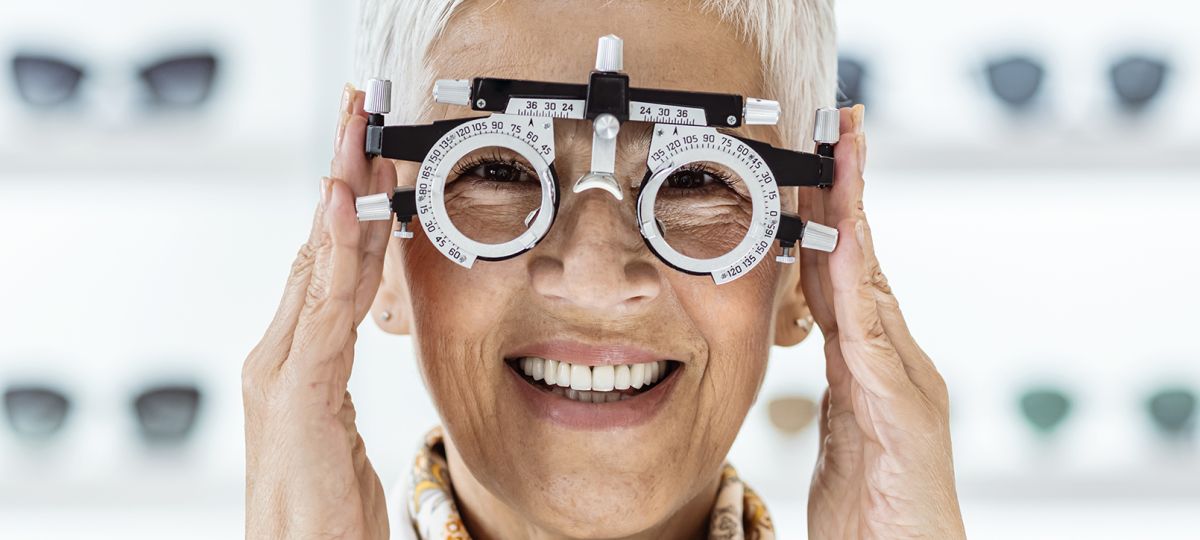 Woman with eyepiece Woman with eyepiece