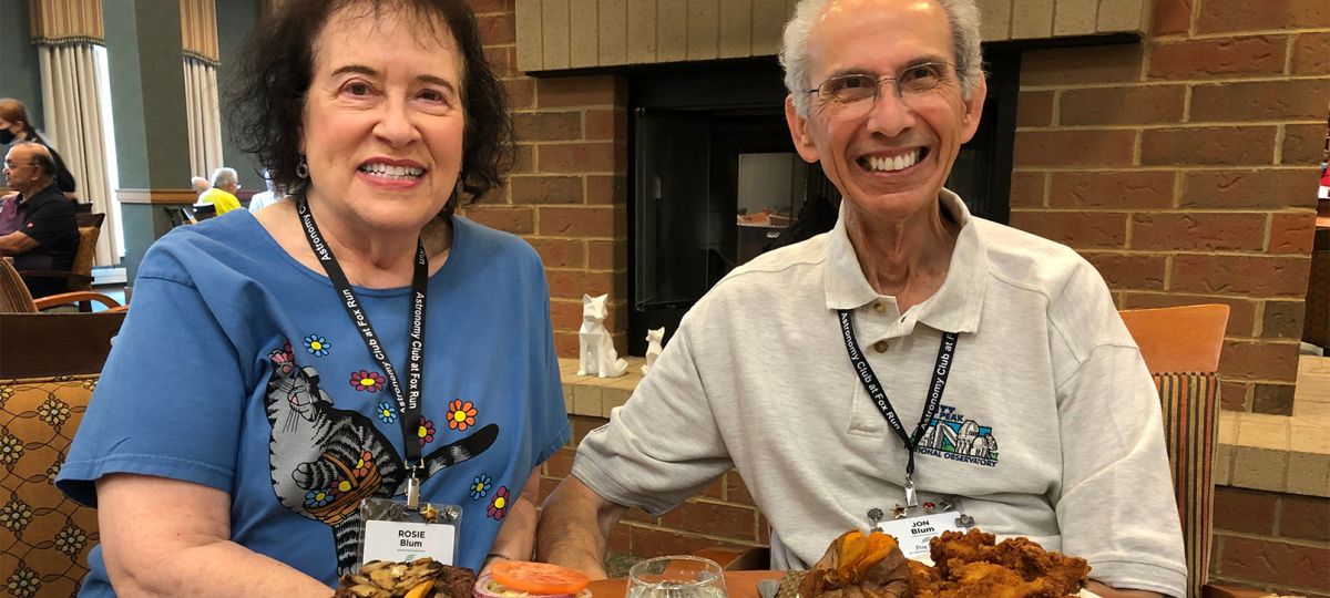ESL Enterprise-Dining-FRV-September 22.jpg.jpg Residents of Fox Run enjoy a variety of dining venues and share those experiences with friends and family.