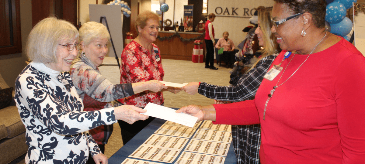 Residents contribute $258,000 to thank employees for their hard work Residents contribute $258,000 to thank employees for their hard work