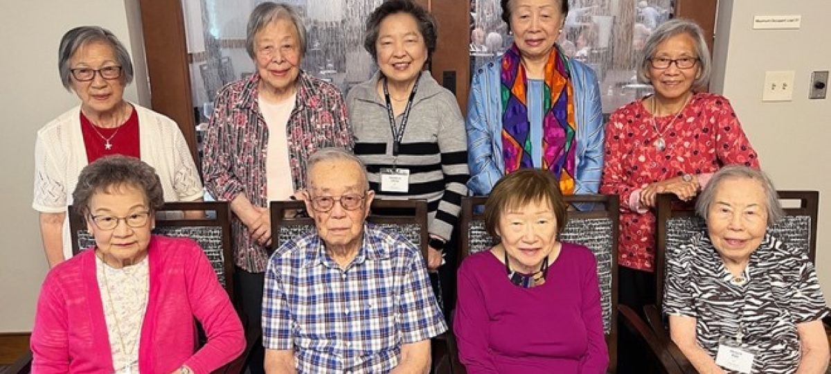 Fox Run residents in Novi, Michigan enjoy dining together monthly.