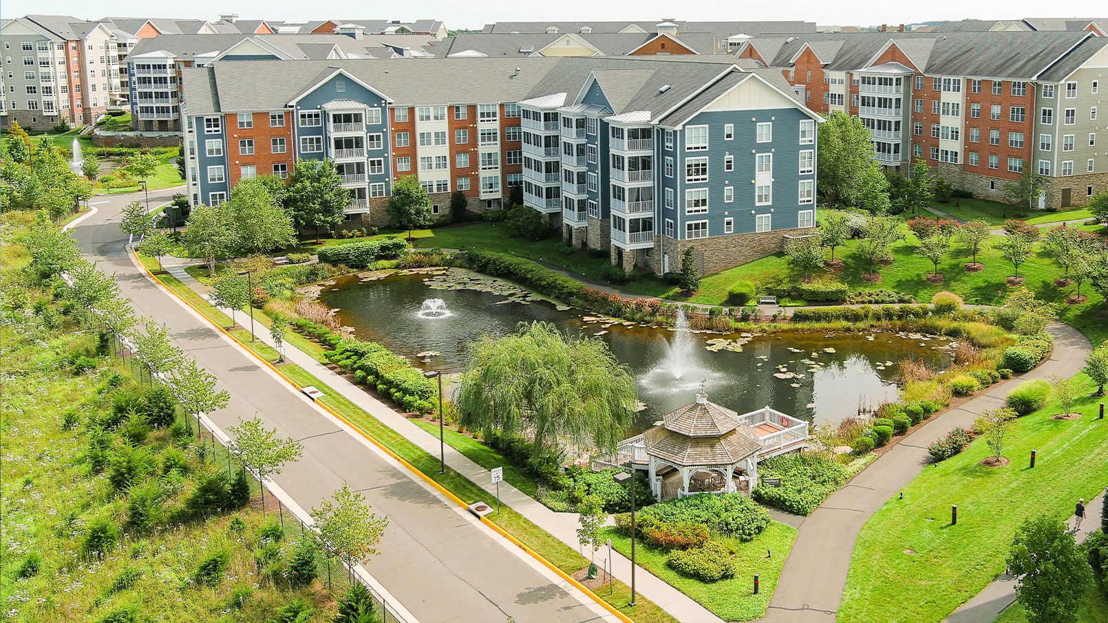 Ashby Ponds exterior