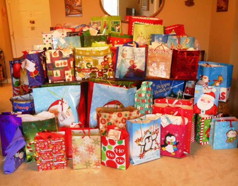 Cedar Crest residents Donate Over 100 gifts to Local Shelter Erickson